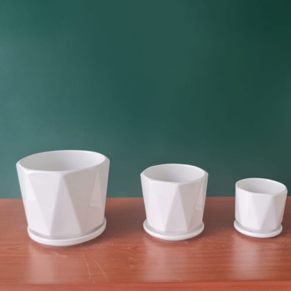 Ceramic White Chiseled Cylindrical Pot 1